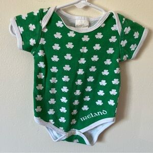 0-6 Month Unisex Baby Boy Baby Girl Grren White 4 Leaf Clover Carrolls Onesie